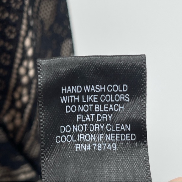 Wet Seal Black Lace Halter Neck Y2K Bodysuit Size Small - Picture 5 of 9